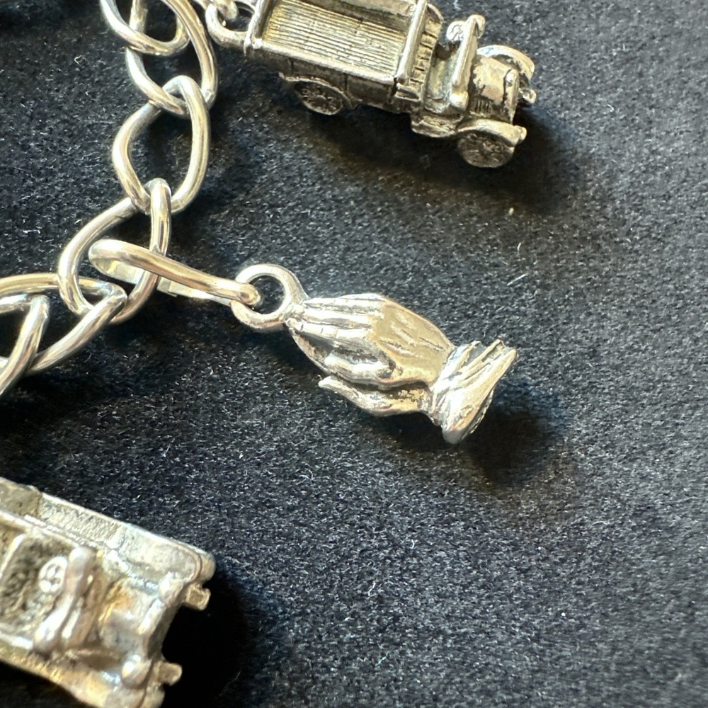 Vtg Silver Charm Bracelet With Antique Cars - Picture 4 of 8